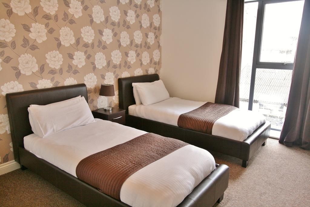เซ็นทรัล โฮเต็ล Hotel เชลเทนแฮม ภายนอก รูปภาพ